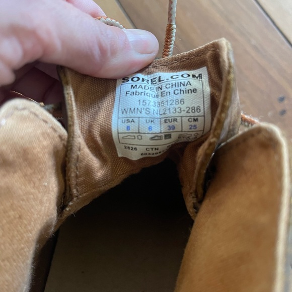 Sorrel sz 8 out and about duck boots - Picture 4 of 5